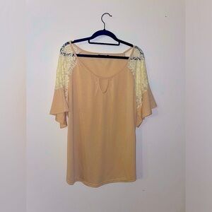 Yellow shirt with lace shoulders